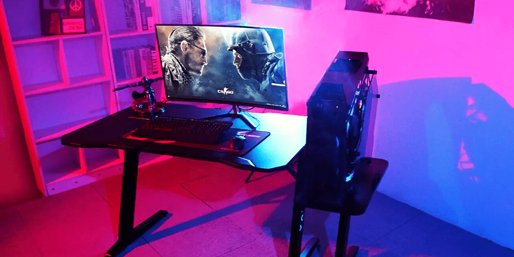 Setup gaming desk workstation
